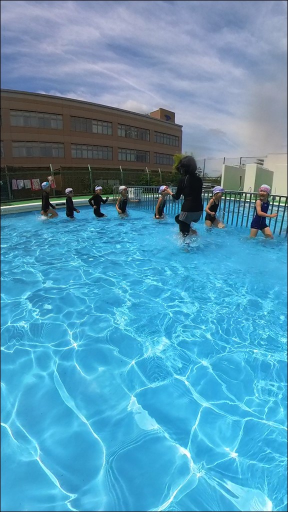 プール開き